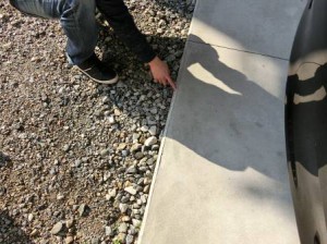 05_RO01_コンクリートから釘の出_01