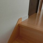 07_KS05_階段巾木の隙間_01