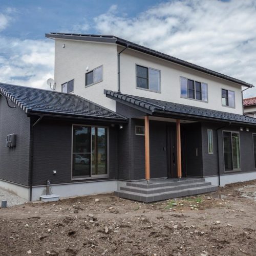 S様邸　八尾　太陽光パネルと回遊性のある廊下と家事ラク間取りの広々二世帯住宅