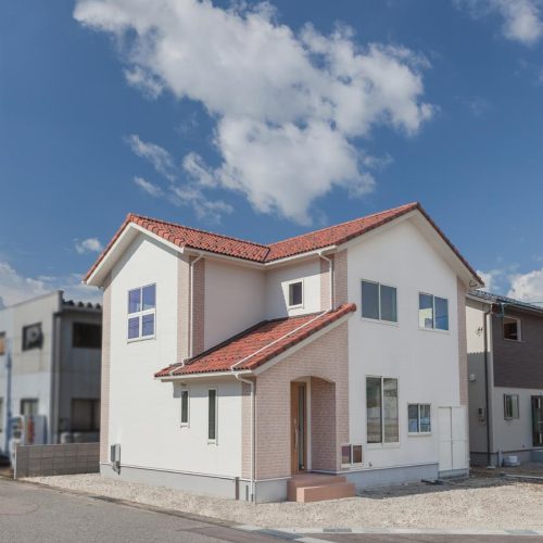 T様邸　吹き抜け・エコアイ換気搭載のかわいいお家