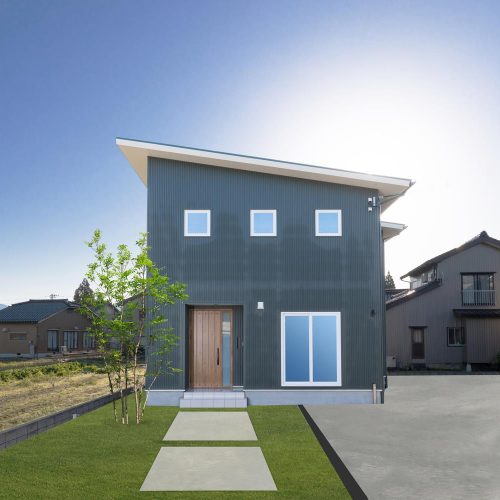 M様邸　ほっこり家族のゼロエネ住宅【大容量太陽光発電(11.2kw)搭載のZEH住宅】