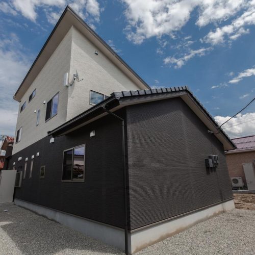 S様邸　八尾　太陽光パネルと回遊性のある廊下と家事ラク間取りの広々二世帯住宅