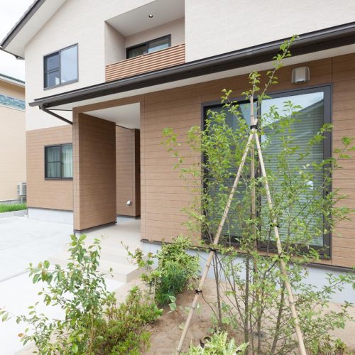 O様邸　上手に空間を利用した大屋根の家