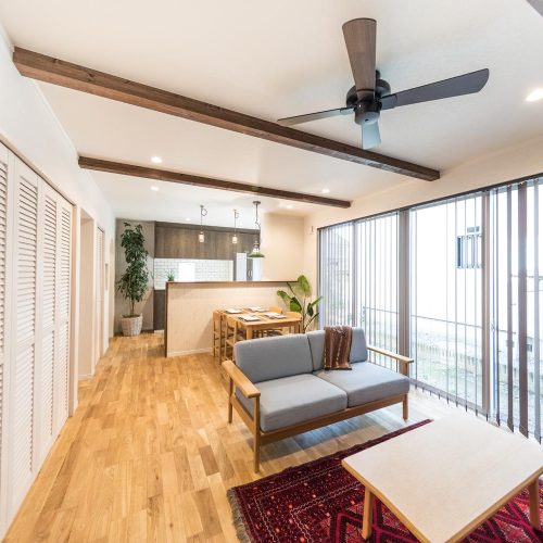 T様邸　ビルトインガレージのあるアメリカンヴィンテージの家