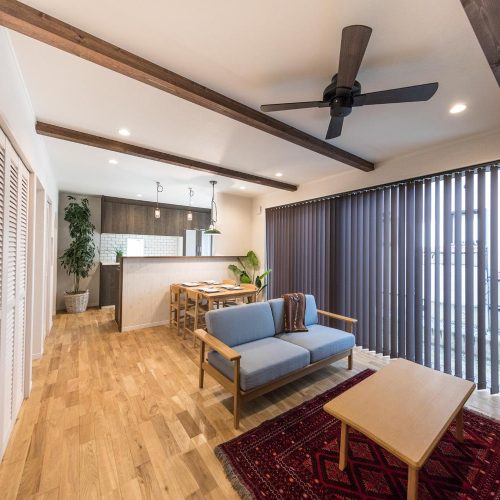 T様邸　ビルトインガレージのあるアメリカンヴィンテージの家