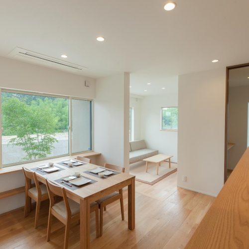 S様邸　空間を有効に使った木のぬくもりあふれるモダンスタイルのお家