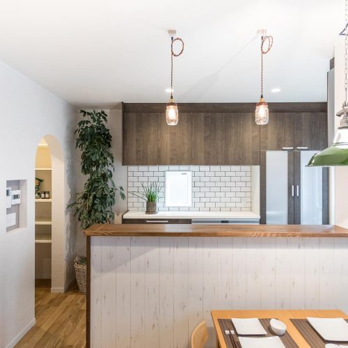 T様邸　ビルトインガレージのあるアメリカンヴィンテージの家