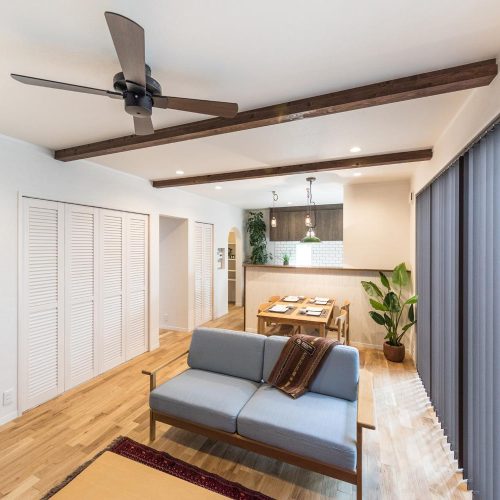 T様邸　ビルトインガレージのあるアメリカンヴィンテージの家