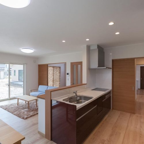 S様邸　八尾　太陽光パネルと回遊性のある廊下と家事ラク間取りの広々二世帯住宅