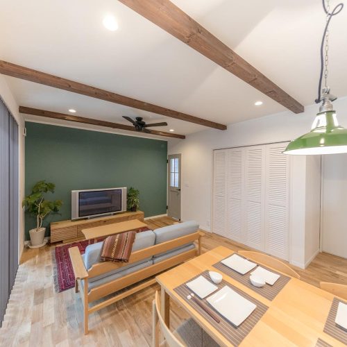 T様邸　ビルトインガレージのあるアメリカンヴィンテージの家