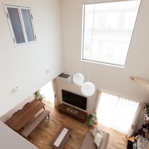 F様邸　太陽光パネルと吹き抜けのお家