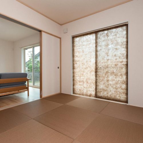 S様邸　八尾　太陽光パネルと回遊性のある廊下と家事ラク間取りの広々二世帯住宅