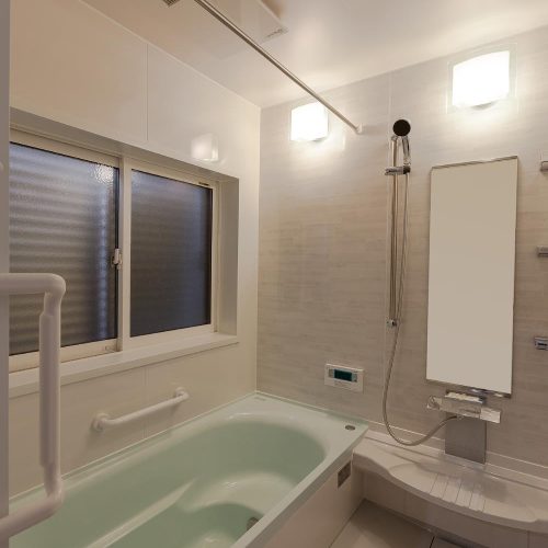 N様邸　大容量の玄関収納付の玄関、ママの家事動線を考えた間取り落ち着いたデザインのお家