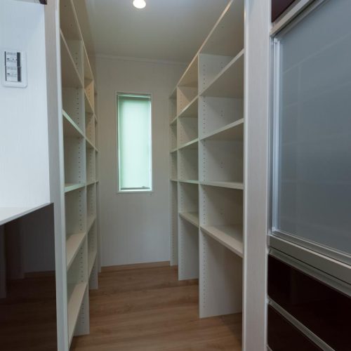 S様邸　八尾　太陽光パネルと回遊性のある廊下と家事ラク間取りの広々二世帯住宅