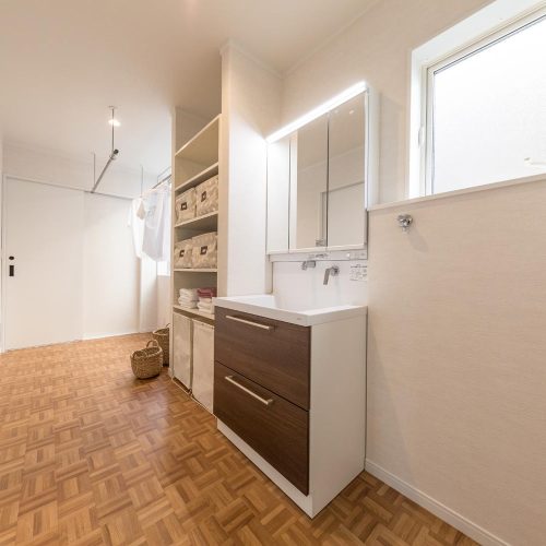 T様邸　ビルトインガレージのあるアメリカンヴィンテージの家