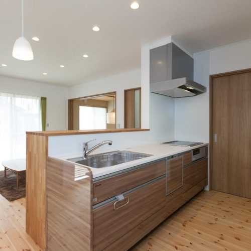 O様邸　上手に空間を利用した大屋根の家