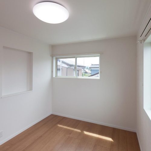 S様邸　八尾　太陽光パネルと回遊性のある廊下と家事ラク間取りの広々二世帯住宅