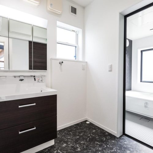 M様邸　スマート×コンパクトな10kw太陽光発電搭載のお家