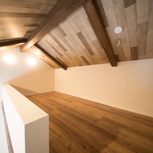 T様邸　ビルトインガレージのあるアメリカンヴィンテージの家