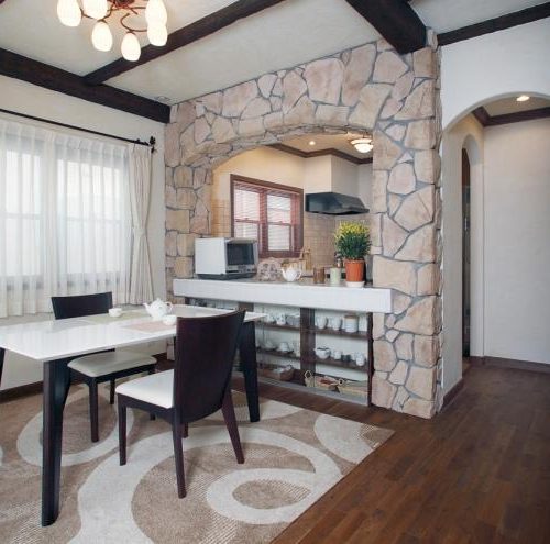 洋風な家_ぬくもりに溢れたハンドメイドの本当の住まい