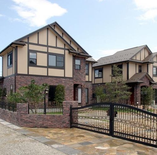 洋風な家_英国テューダースタイルの家