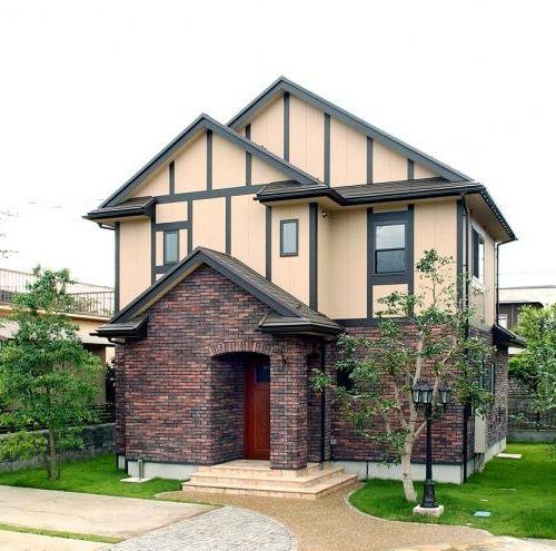 洋風な家_英国テューダースタイルの家