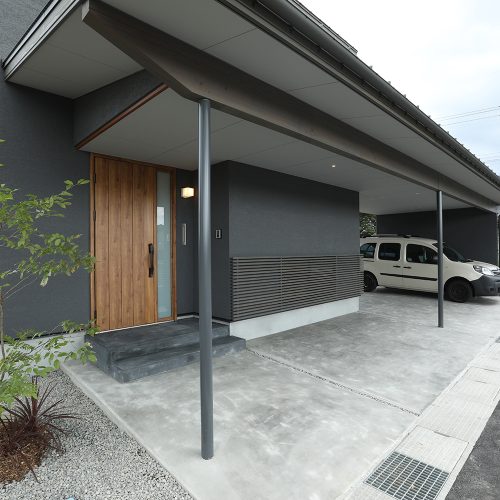 O様邸「コンパクトな敷地で豊かに暮らす、ガレージのある家」