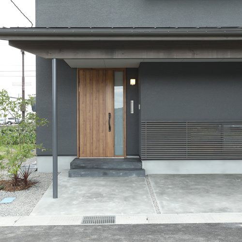 O様邸「コンパクトな敷地で豊かに暮らす、ガレージのある家」