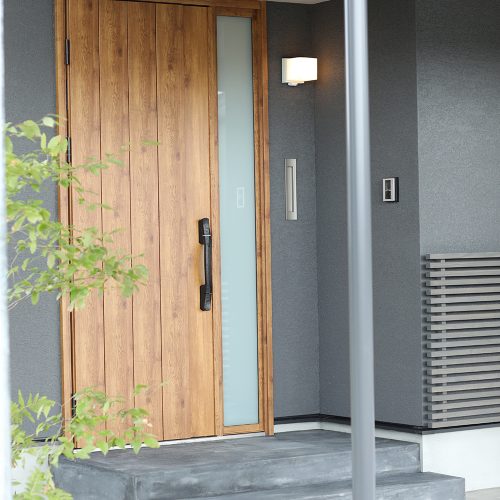 O様邸「コンパクトな敷地で豊かに暮らす、ガレージのある家」