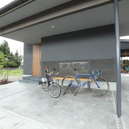 O様邸「コンパクトな敷地で豊かに暮らす、ガレージのある家」