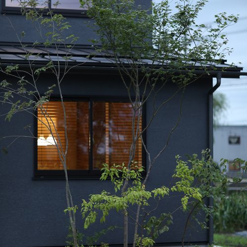O様邸「コンパクトな敷地で豊かに暮らす、ガレージのある家」