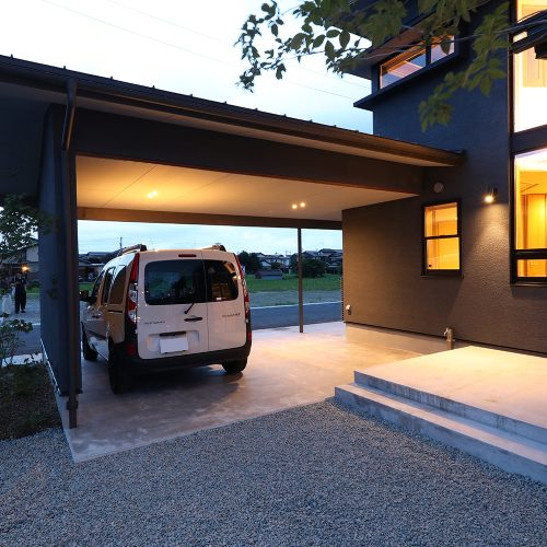 O様邸「コンパクトな敷地で豊かに暮らす、ガレージのある家」