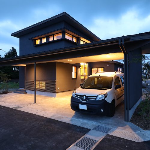 O様邸「コンパクトな敷地で豊かに暮らす、ガレージのある家」