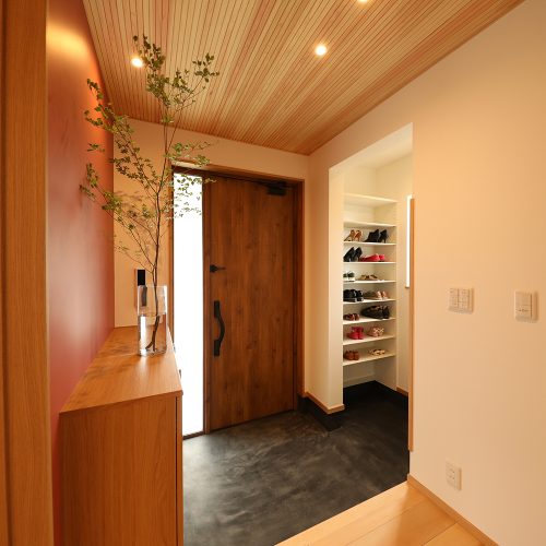 O様邸「コンパクトな敷地で豊かに暮らす、ガレージのある家」