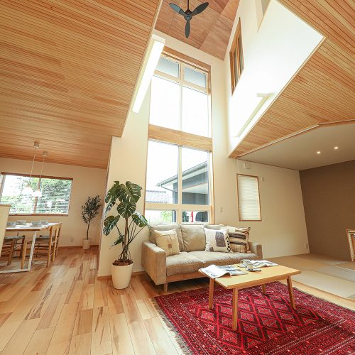 O様邸「コンパクトな敷地で豊かに暮らす、ガレージのある家」