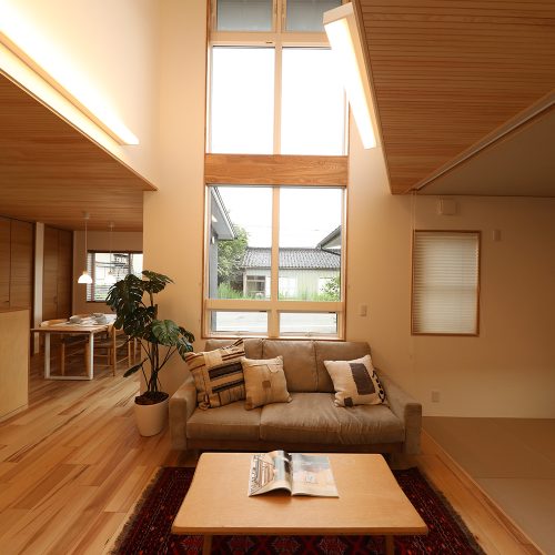 O様邸「コンパクトな敷地で豊かに暮らす、ガレージのある家」