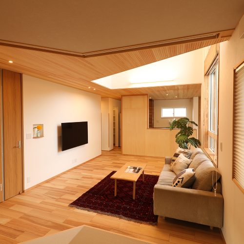 O様邸「コンパクトな敷地で豊かに暮らす、ガレージのある家」