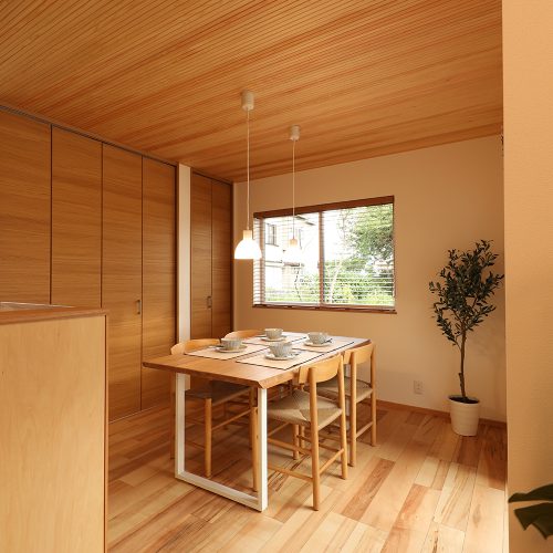 O様邸「コンパクトな敷地で豊かに暮らす、ガレージのある家」