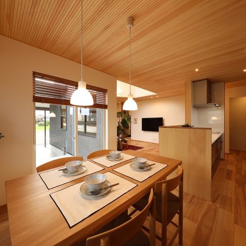 O様邸「コンパクトな敷地で豊かに暮らす、ガレージのある家」