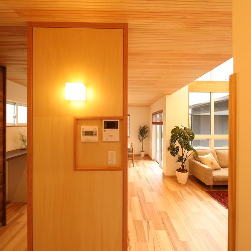 O様邸「コンパクトな敷地で豊かに暮らす、ガレージのある家」