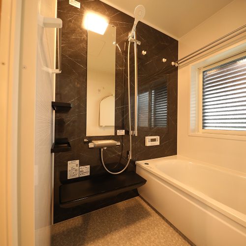 O様邸「コンパクトな敷地で豊かに暮らす、ガレージのある家」