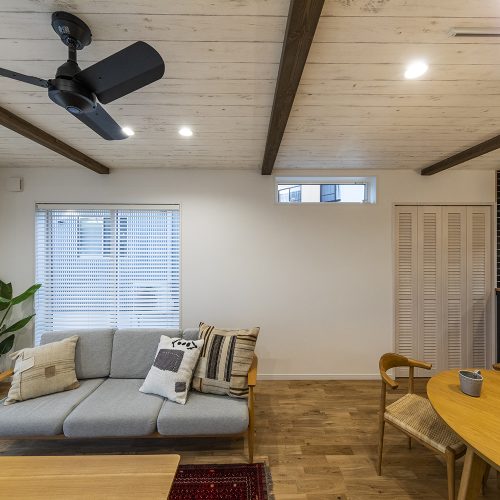 施工事例　I様邸　白い外観と三角屋根がかわいい住まい