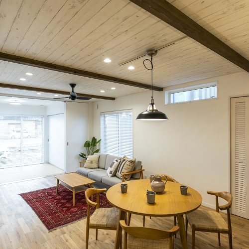 施工事例　I様邸　白い外観と三角屋根がかわいい住まい