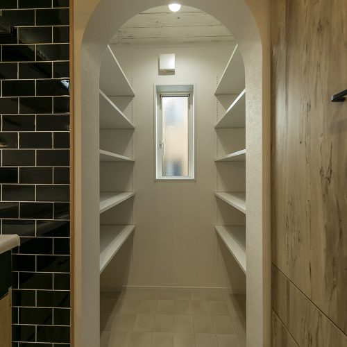 施工事例　I様邸　白い外観と三角屋根がかわいい住まい