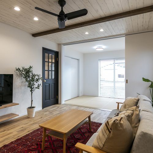 施工事例　I様邸　白い外観と三角屋根がかわいい住まい