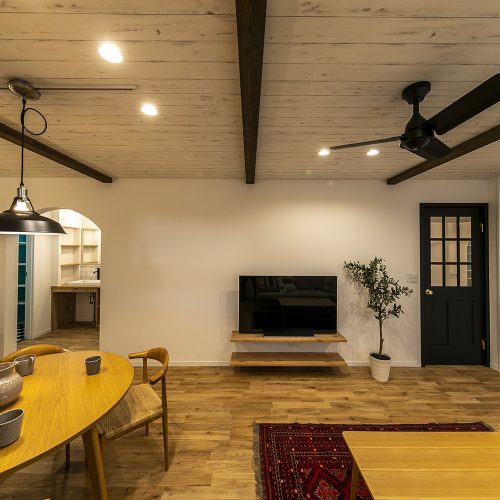 施工事例　I様邸　白い外観と三角屋根がかわいい住まい