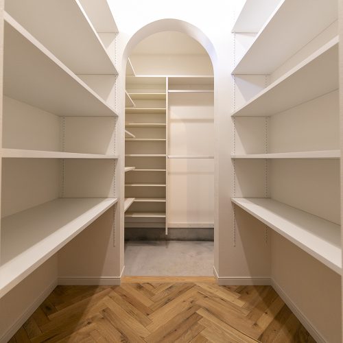 施工事例　I様邸　白い外観と三角屋根がかわいい住まい