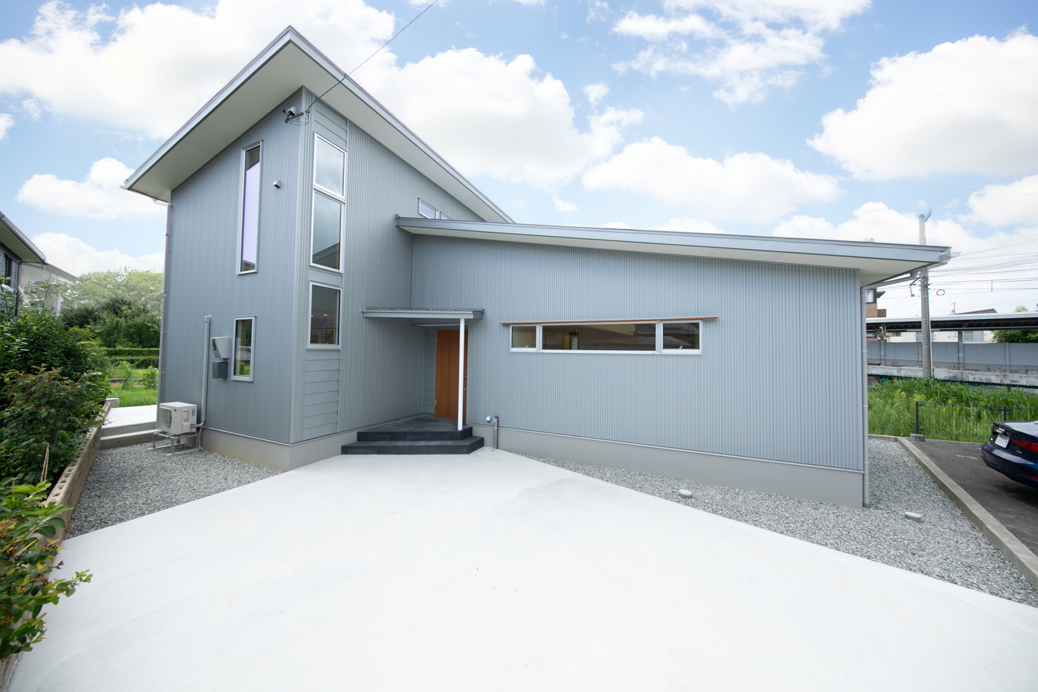 富山市石金1丁目　2階建てモデルハウス